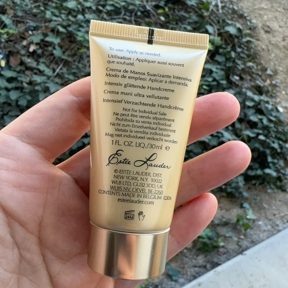 Brand New/ Estee Lauder Re-Nutriv Intensive Smoothing Hand Creme Size 1 oz